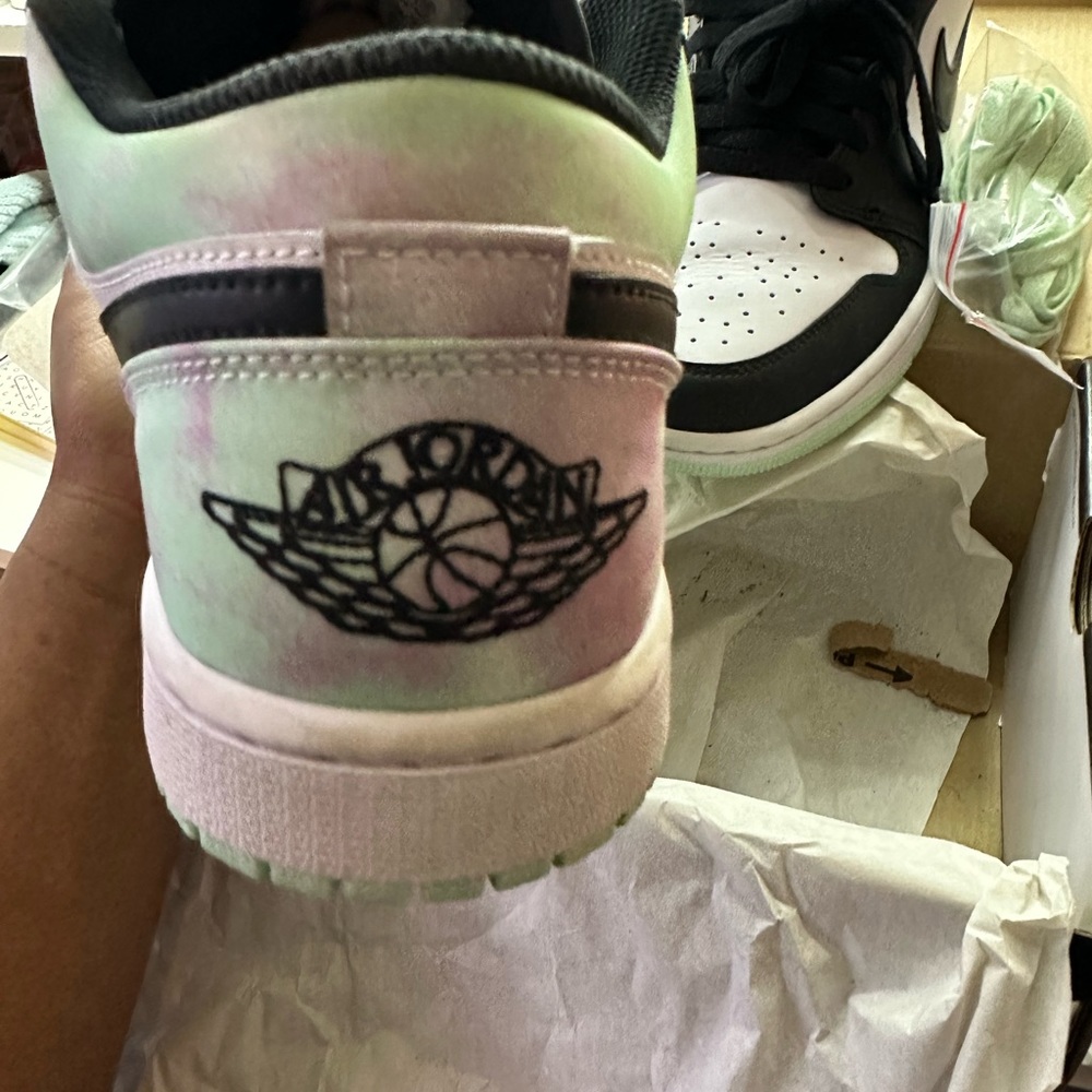 2022 Air Jordan 1 Low SE 'Tie Dye' Men’s size 8.5/ Women’s size 10 - Picture 12 of 12